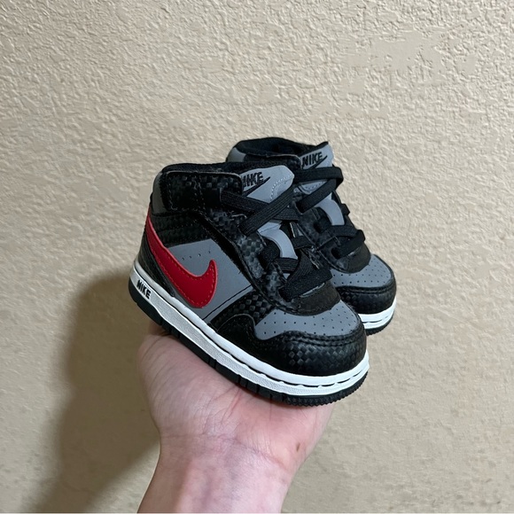 Nike Other - NIKE CHILDREN'S MID SHOE DUNK COURT SIZE 4C 407662-061
